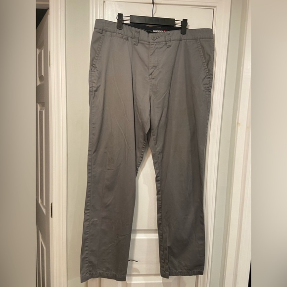 Quicksilver Mens Size 40x31 Gray Cotton Blend Straight Leg Chino Pants - Picture 1 of 9